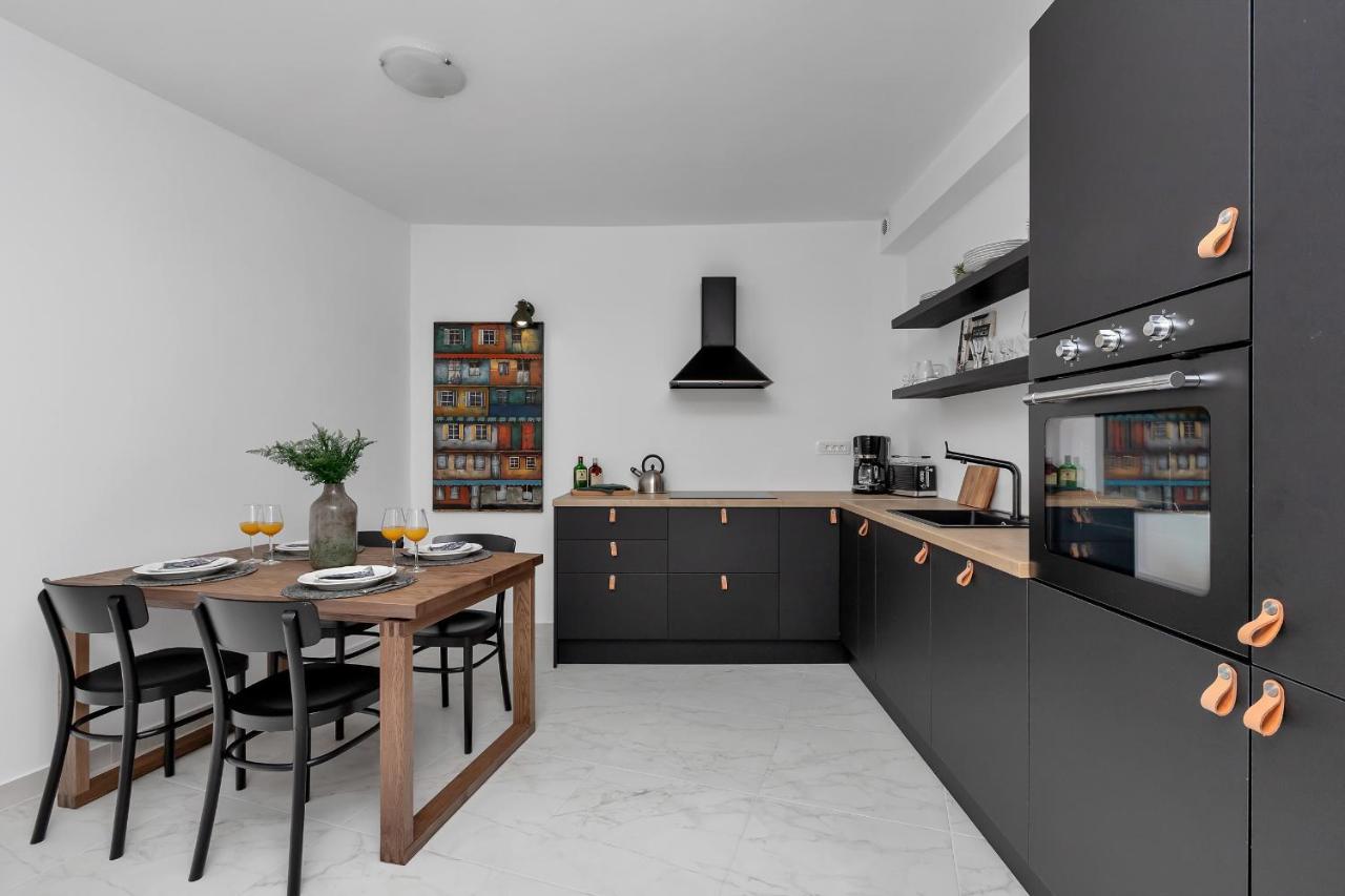 Apartment Lotte With Private Pool In The City Center! 마카르스카 외부 사진