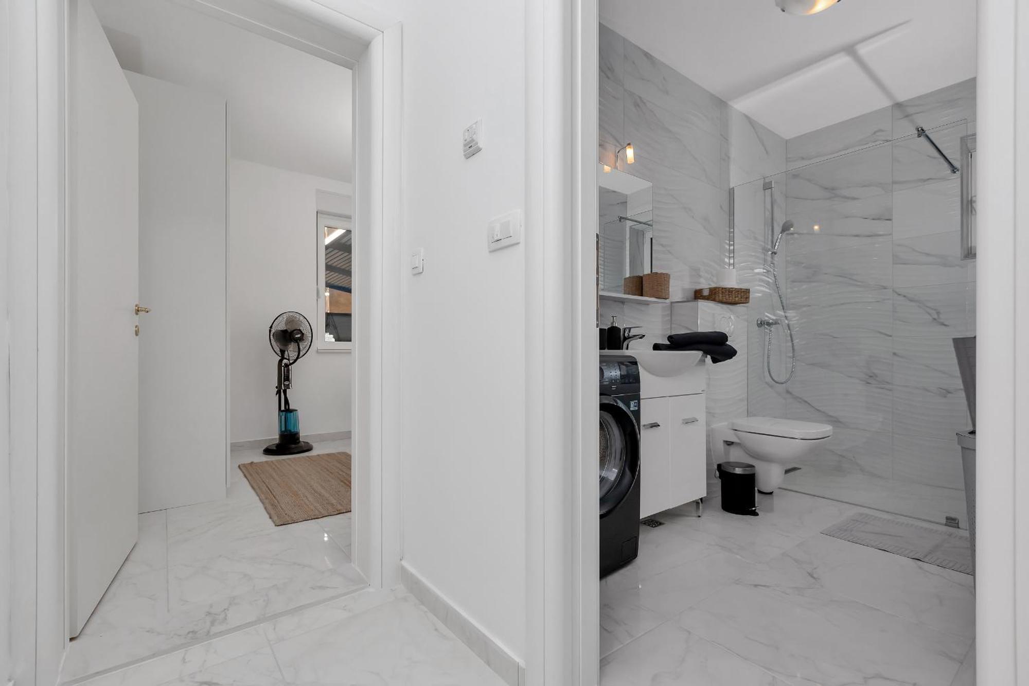 Apartment Lotte With Private Pool In The City Center! 마카르스카 객실 사진